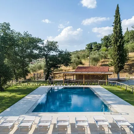 Mezzavia Villa