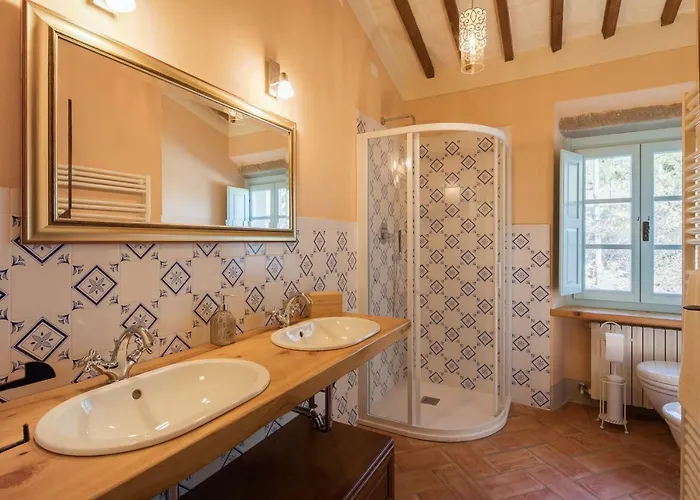 Mezzavia קורטונה